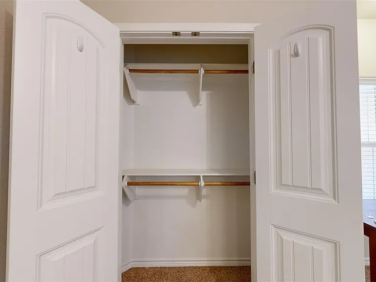3805 Silverthorne Ln — Photo 14