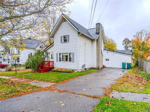 49 Grove St, Warsaw, NY 14569