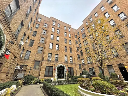 Rented by Vertical Real Estate LLC | media 16