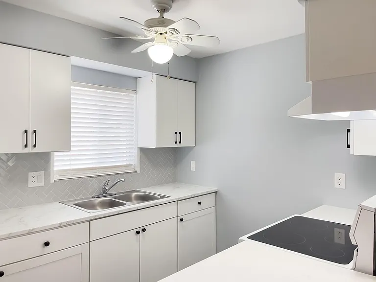 2708 Hidden Lake Blvd #B — Photo 5