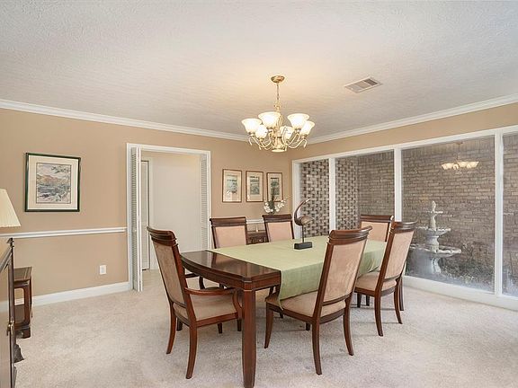 5th image of 206 Bay Colony Dr