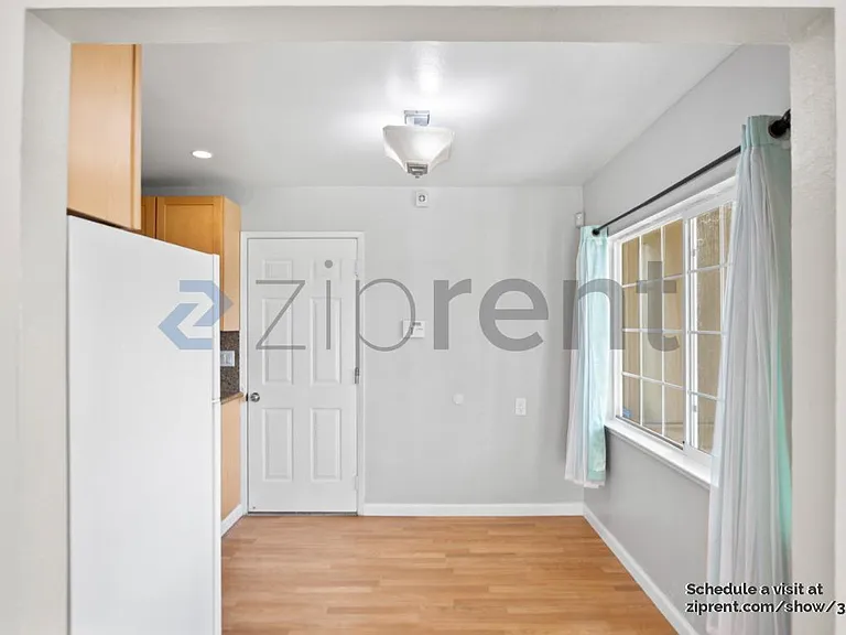 706 Santa Rosa St — Photo 3