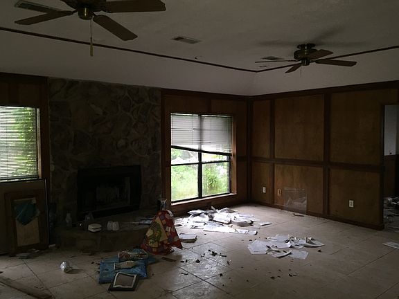 3rd image of 16615 Laurelwood Dr