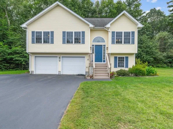 59 Blakewood Drive, Georgia, VT 05468