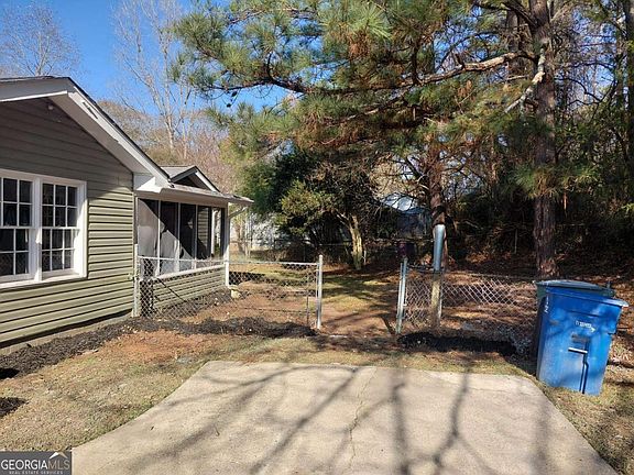 4th image of 1411 Fairview Rd