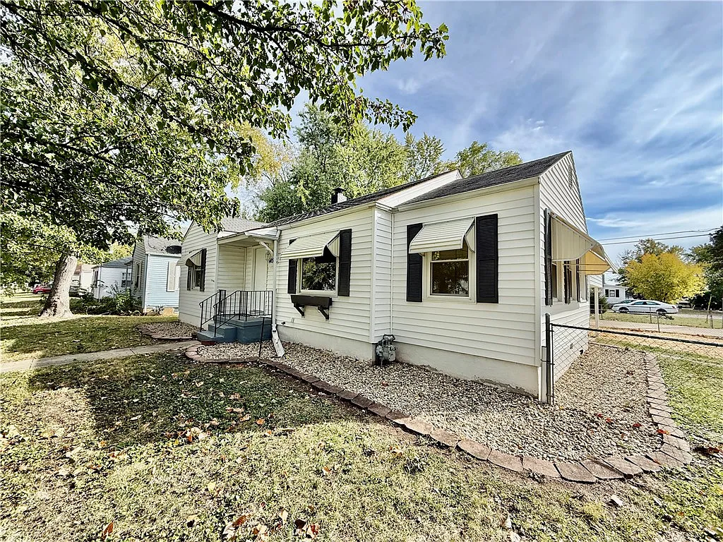 1451 W Marietta St photo 1