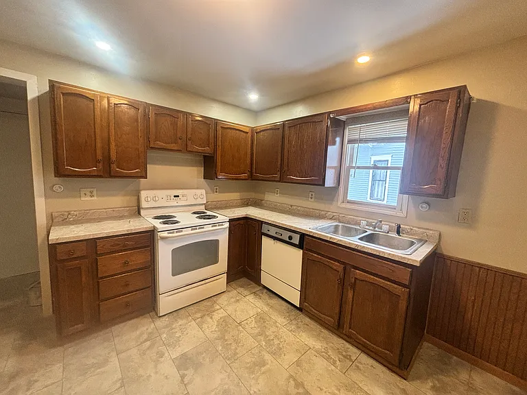 609 E Stockbridge Ave #1 — Photo 9
