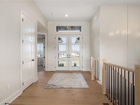4th image of 605 Hampstead Dr