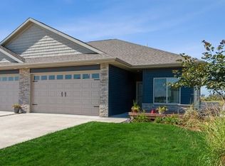 406 Ridge View Dr, West Branch, IA 52358