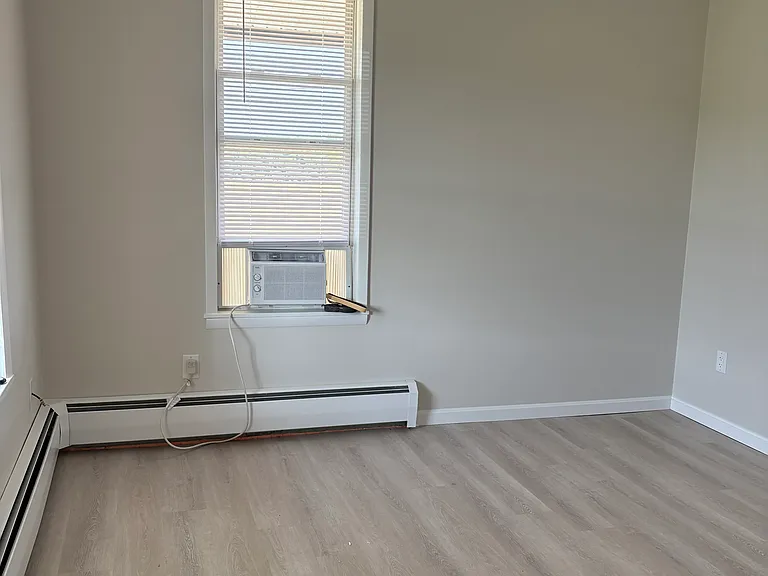 2136 Grace Ave #A — Photo 6