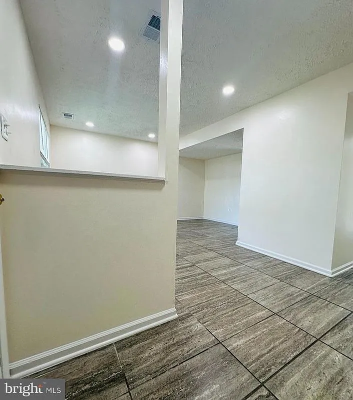 2 bed, 3.0 bath, 1144 sqft, $2,650 — Photo 4