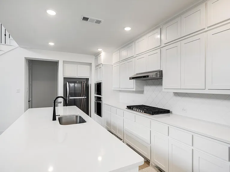 2712 Biltmore Dr — Photo 9