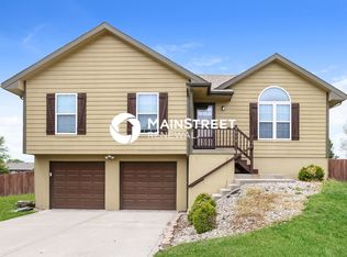 1310 Stonecrest Dr, Kearney, MO 64060