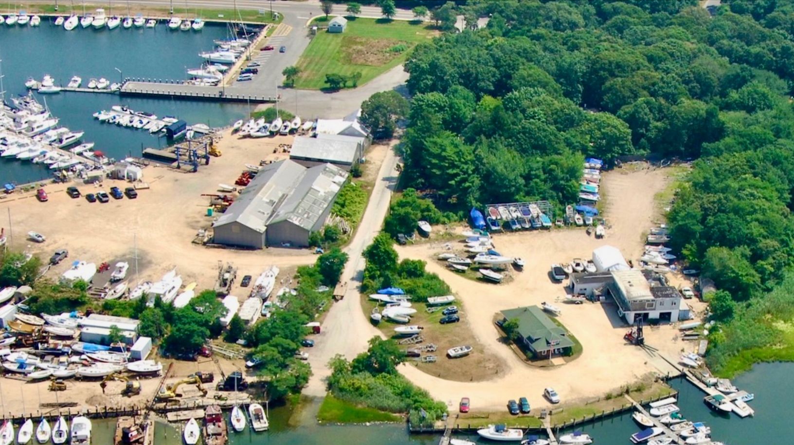  Marinas Seconds From House