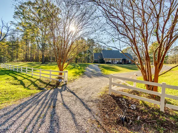 1889 Dulaney Rd, Terry, MS 39170