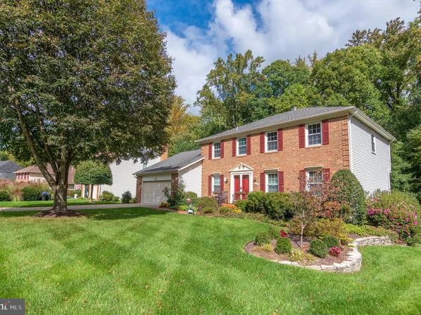 4615 Tapestry Dr, Fairfax, VA 22032