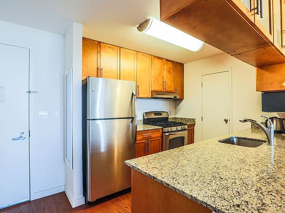 3rd image of 4028 College Point Blvd Ph 208