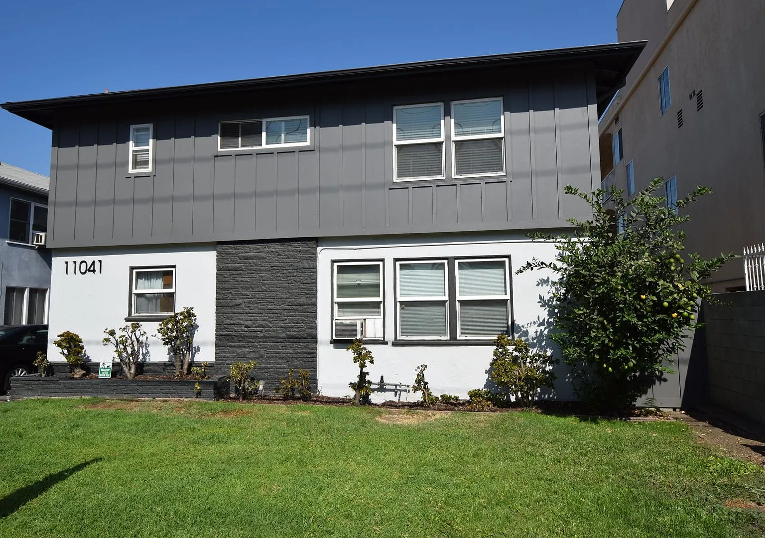 11041 — Photo 1
