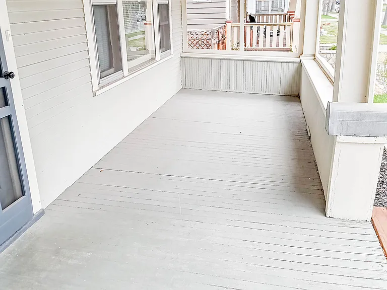 29 Burlington Ave — Photo 8