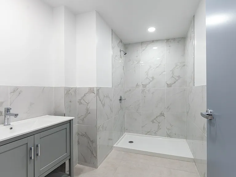 216 N River St #201 — Photo 31