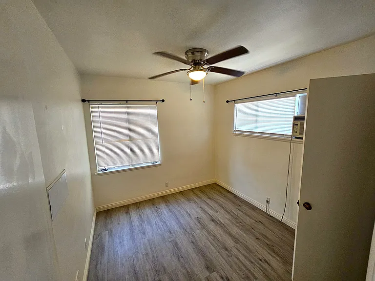 52 N Parkwood Ave #2 — Photo 3