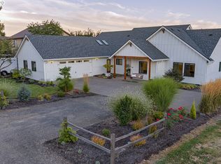 516 E Main St, Carlton, OR 97111