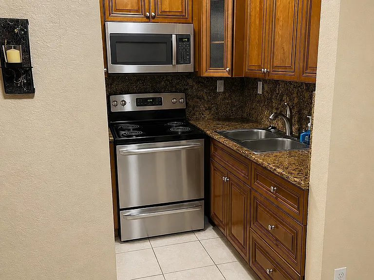 17570 Atlantic Blvd #306 — Photo 4