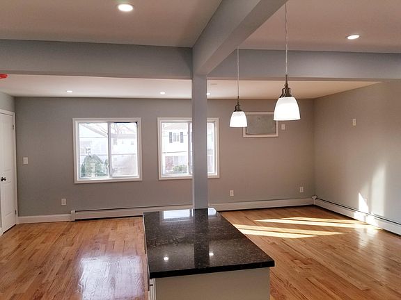 3rd image of 122-15 Long St