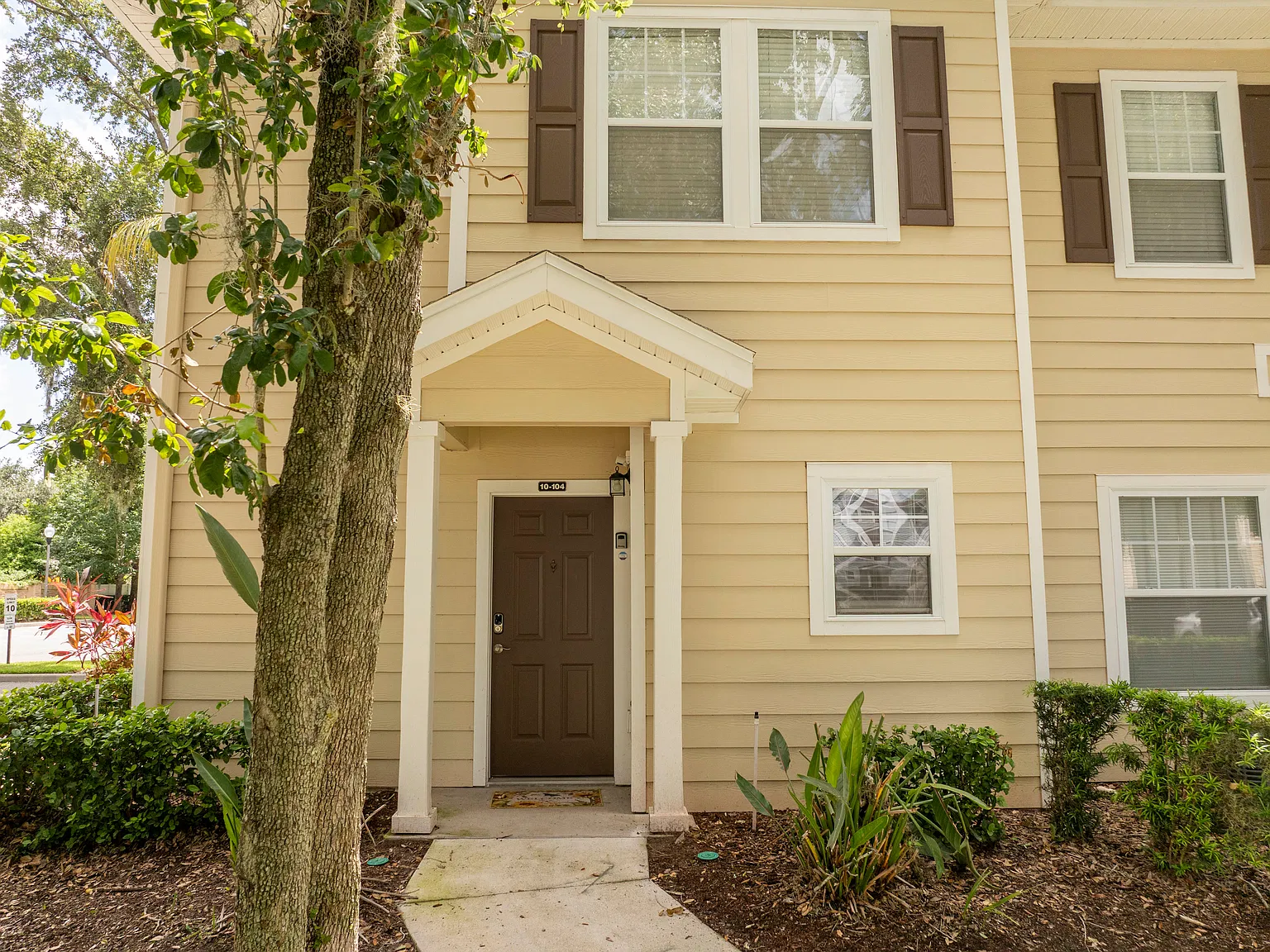 4 bed, 1694 sqft, $2,500 — Photo 2