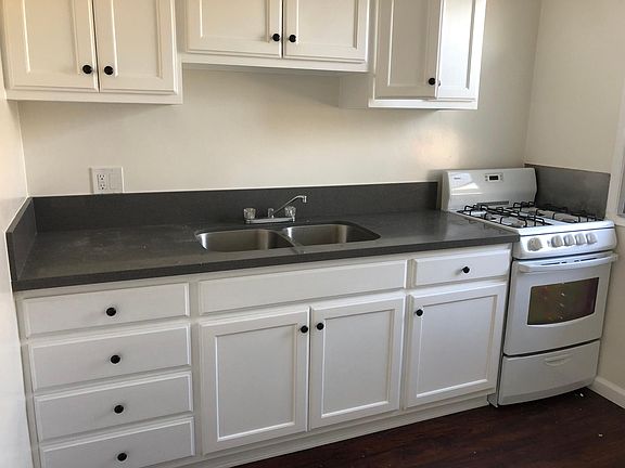 4th image of 2890 Leeward Ave APT 210