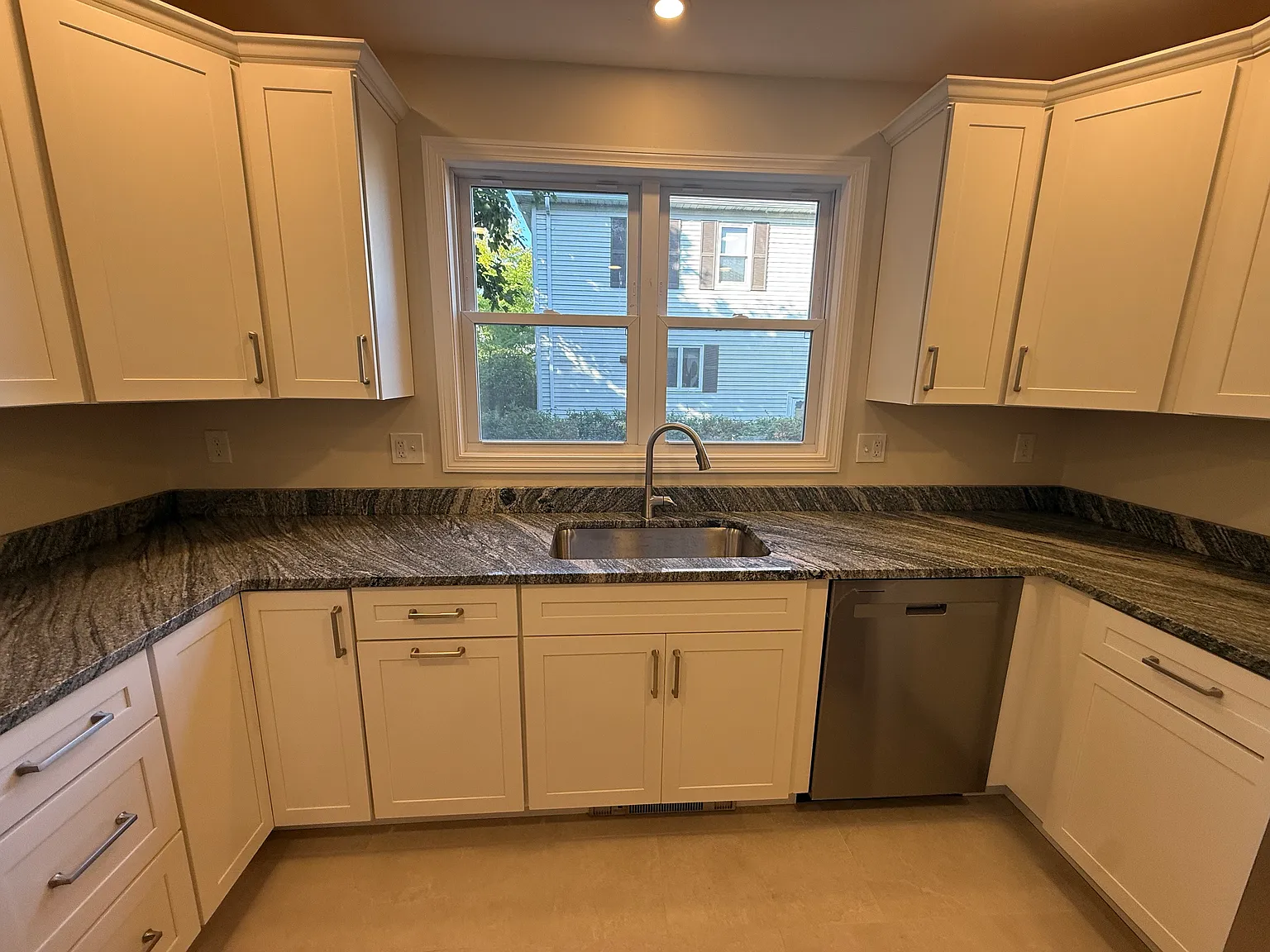 4 bed, 1802 sqft, $5,000 — Photo 4