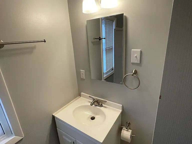 8233 Meadow Ave — Photo 6