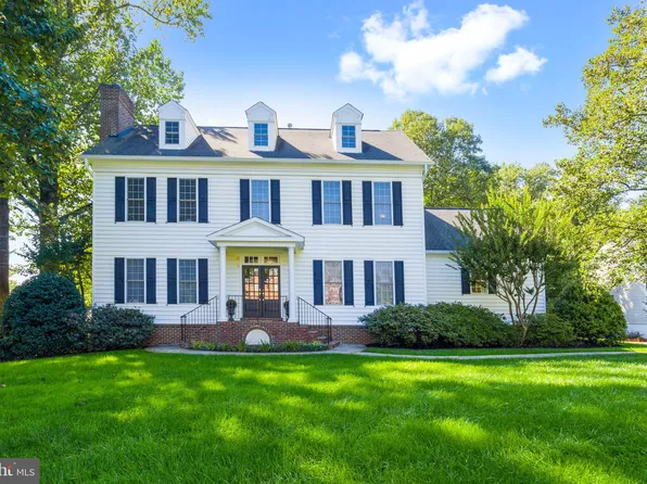 2970 Palmer St, Oakton, VA 22124