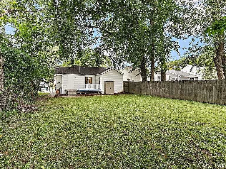 1783 E Marshall St — Photo 22