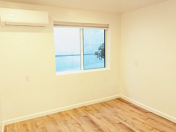 5th image of 1039 Dexter St