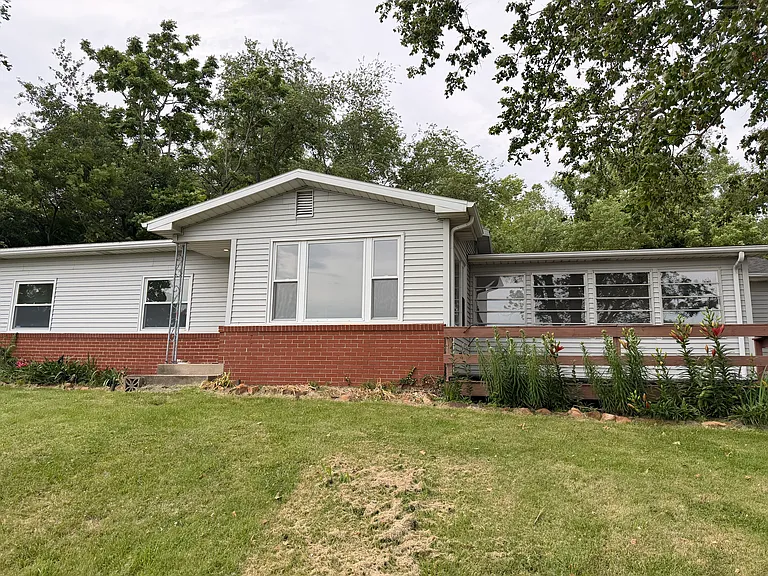S Cottonwood St — Photo 1