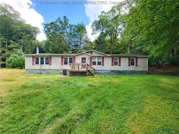149 Rozean Ln, Daniels, WV 25832