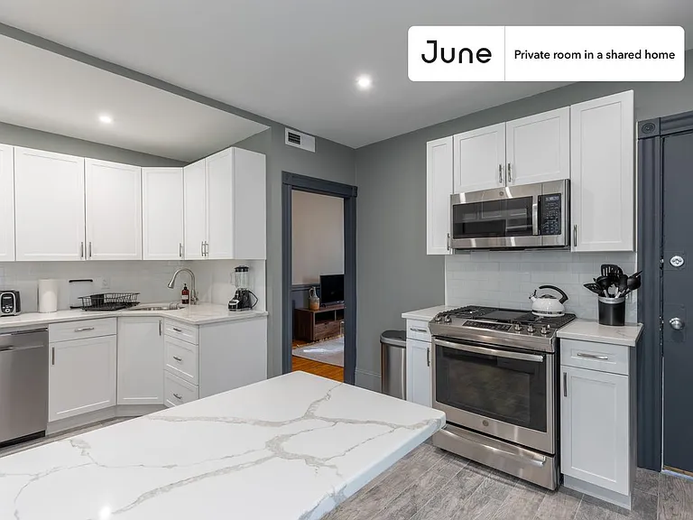 35 Newport St #B — Photo 4