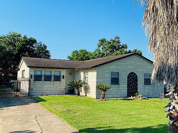2nd image of 2257 Robinhood Dr