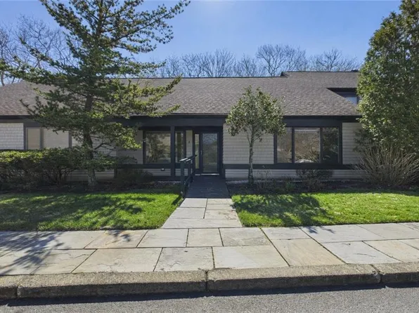 4 Meadowbrook Way, Narragansett, RI 02882