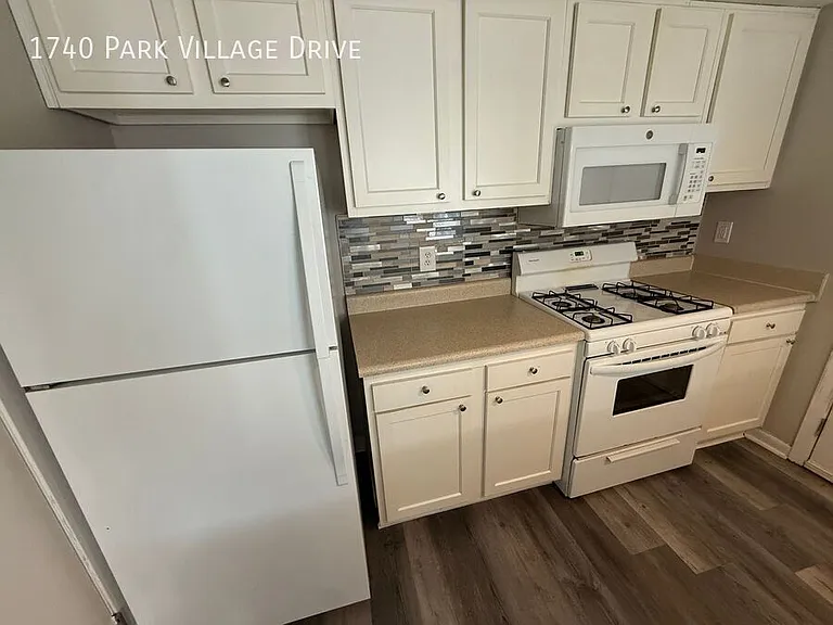 1740 Park Village Dr — Photo 8
