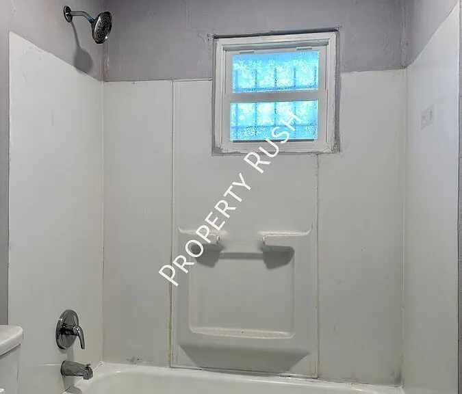 708 W 47th St #A — Photo 11