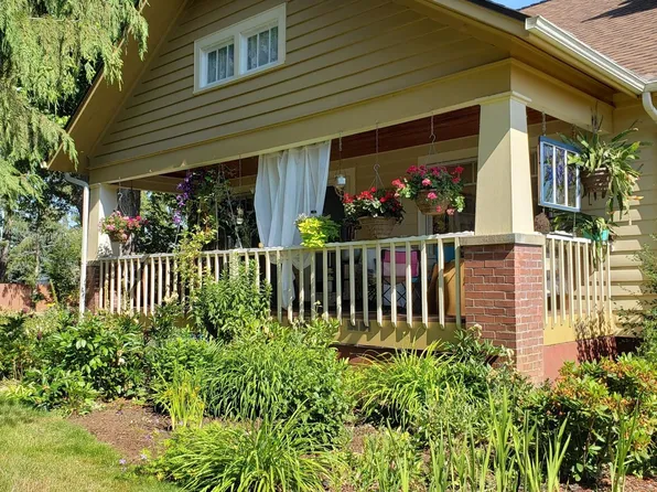 1557 Orchard Heights Rd NW, Salem, OR 97304