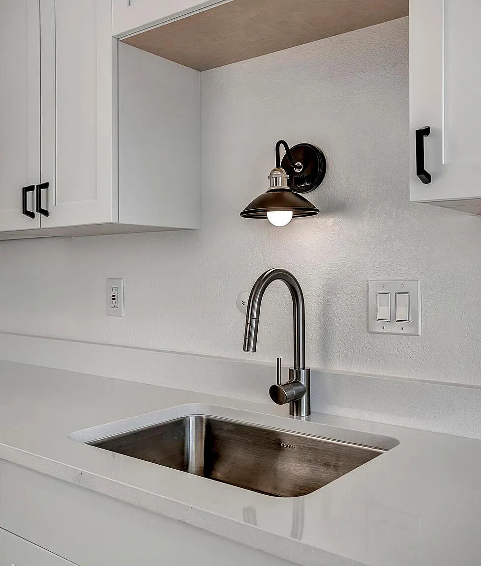 2 bed, 835 sqft, $2,925 — Photo 3