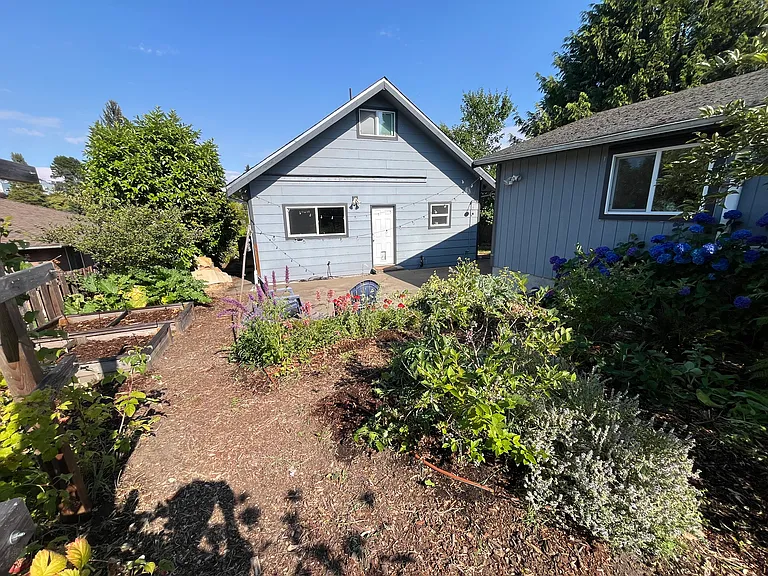 7731 38th Ave SW — Photo 26