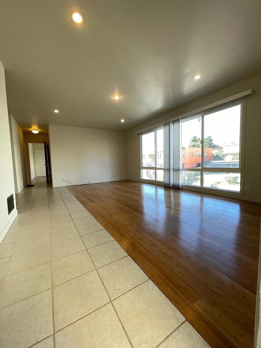 Building Photo - 490 Capital St #1