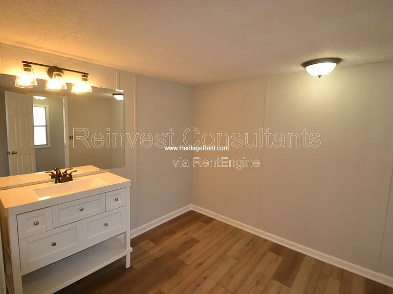 11049 Stephens Rd — Photo 9