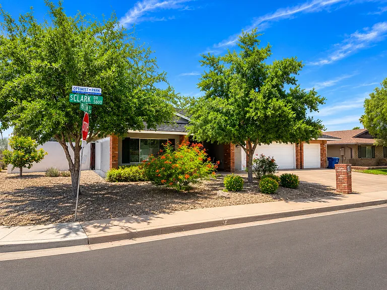 5918 S Clark Dr — Photo 17