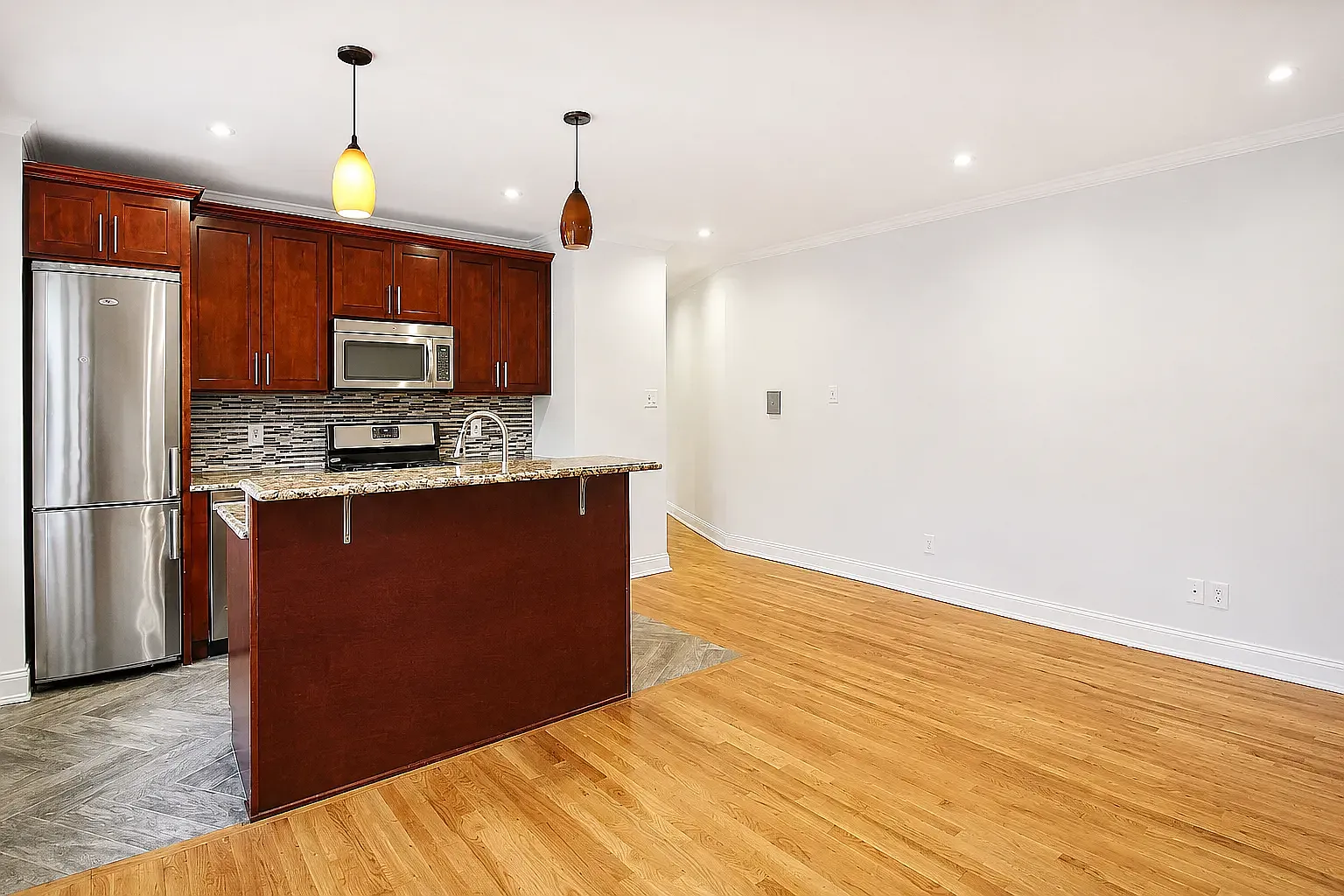 118 Quincy Street — Photo 3