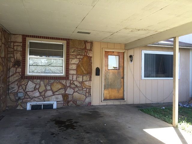 1st image of 302B E 12th St